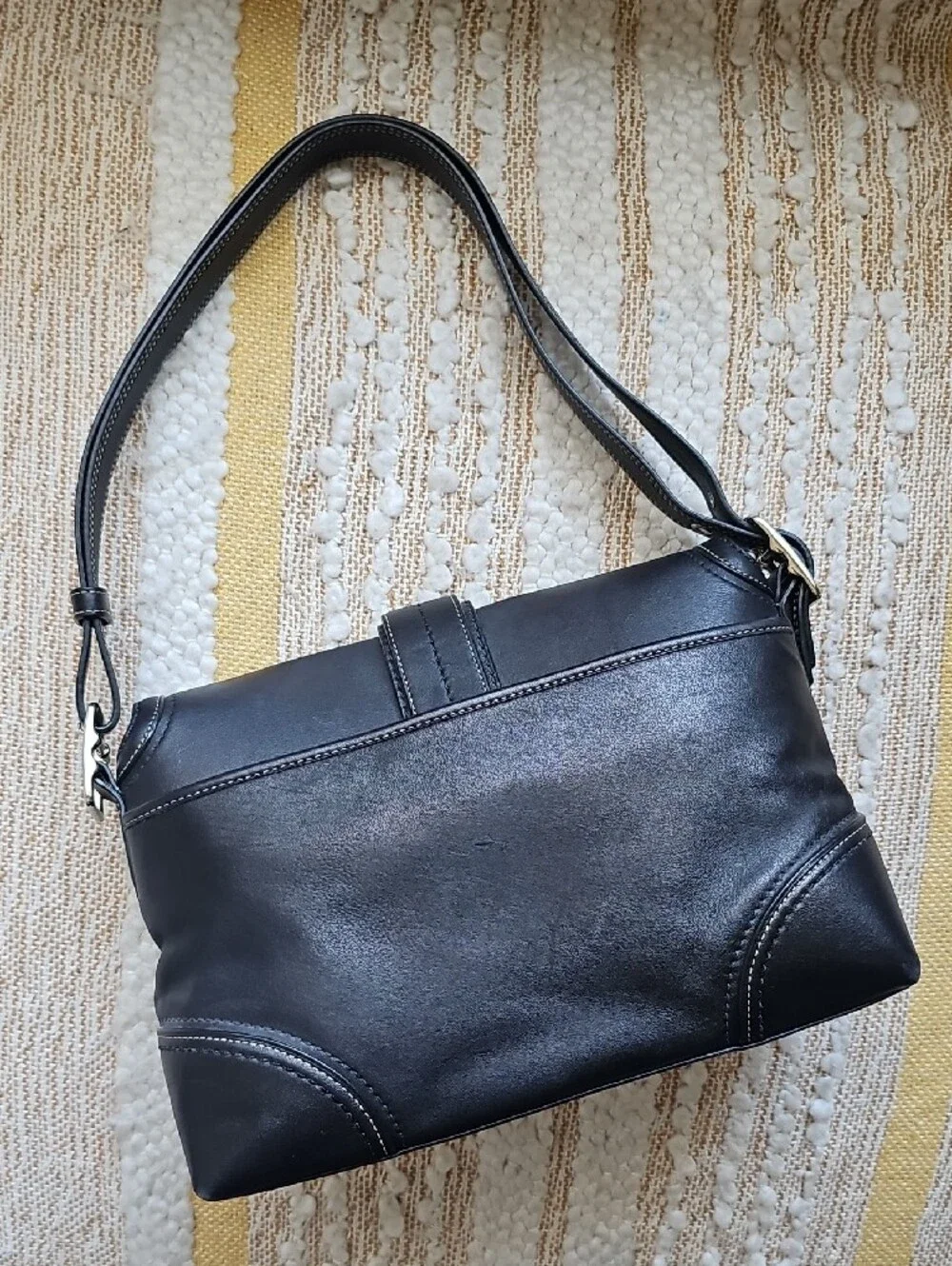 Vintage Coach Hamptons Leather Buckle Flap Shoulder Bag - Picture 2 of 10
